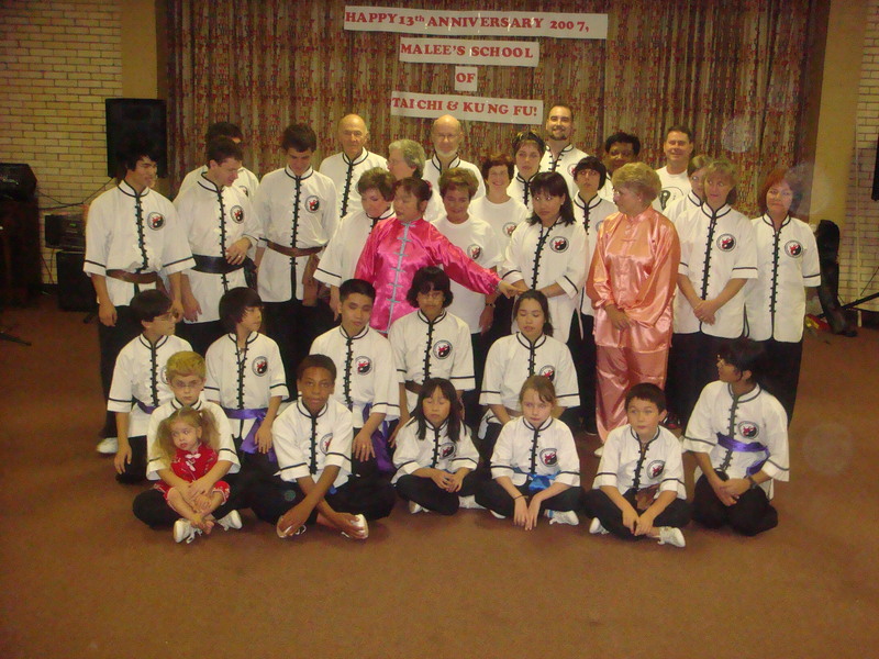 Image: /media/?path=/sports/Kung Fu/2007-10-06 Malee's School's 13 Anniversary/20071006-140342-0.jpg